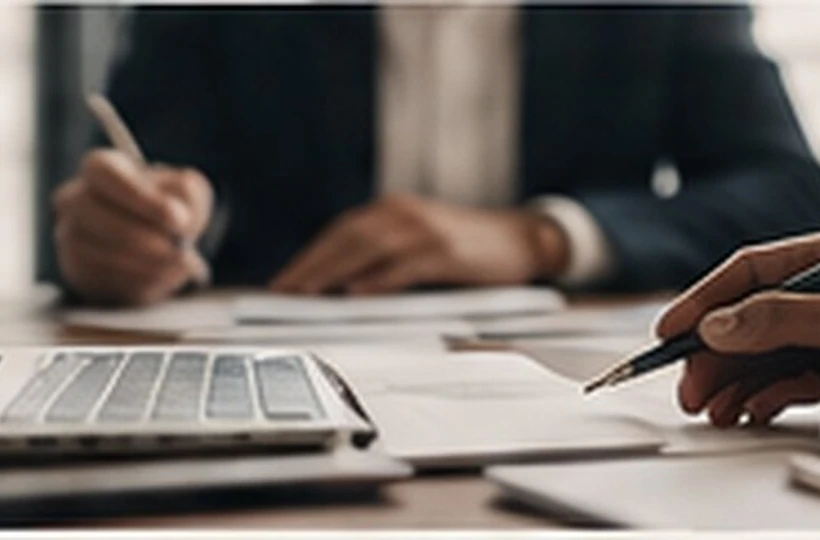 Operaciones e inversión inmobiliaria — fotografía ilustrativa
